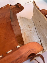 Load image into Gallery viewer, Vintage Saddle Purse