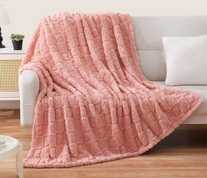rts: Plush Checker & Heart Blanket
