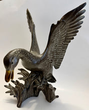 Load image into Gallery viewer, Vintage Cast Metal Duck