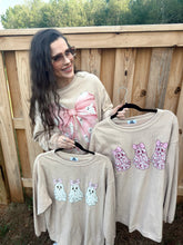 Load image into Gallery viewer, Beige Ghost Bow Corded Crew