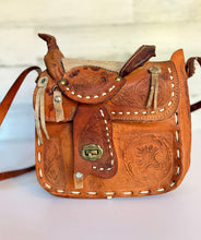 Load image into Gallery viewer, Vintage Saddle Purse