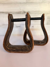 Load image into Gallery viewer, Vintage Leather Stirrups