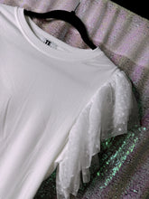 Load image into Gallery viewer, White Ribbed Ruffle Sleeve Top