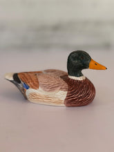 Load image into Gallery viewer, Brazil Weiss Ceramic Duck
