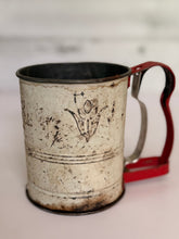 Load image into Gallery viewer, Red/White Sifter
