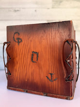 Load image into Gallery viewer, Cattle Brands Box