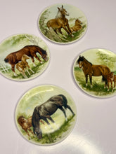 Load image into Gallery viewer, 4 Mini Horse Plates