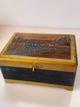 Load image into Gallery viewer, Western Stagecoach Trinket Box