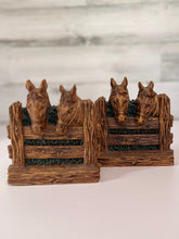 Load image into Gallery viewer, Raffia Horse Heads Syroco Bookends