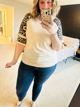 Load image into Gallery viewer, Leopard Print Ruffle Sleeve Top