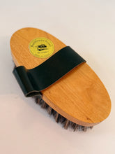 Load image into Gallery viewer, Saddleman Horse Brush
