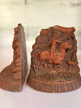 Load image into Gallery viewer, Syroco Indian/Covered Wagon Bookends