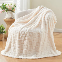 Load image into Gallery viewer, rts: Plush Checker &amp; Heart Blanket