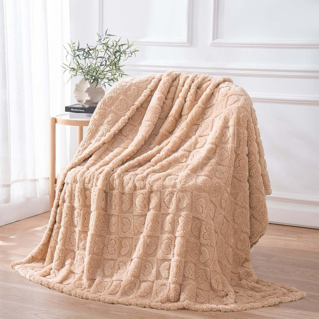 rts: Plush Checker & Heart Blanket