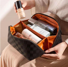 Load image into Gallery viewer, Lux Makeup Bag